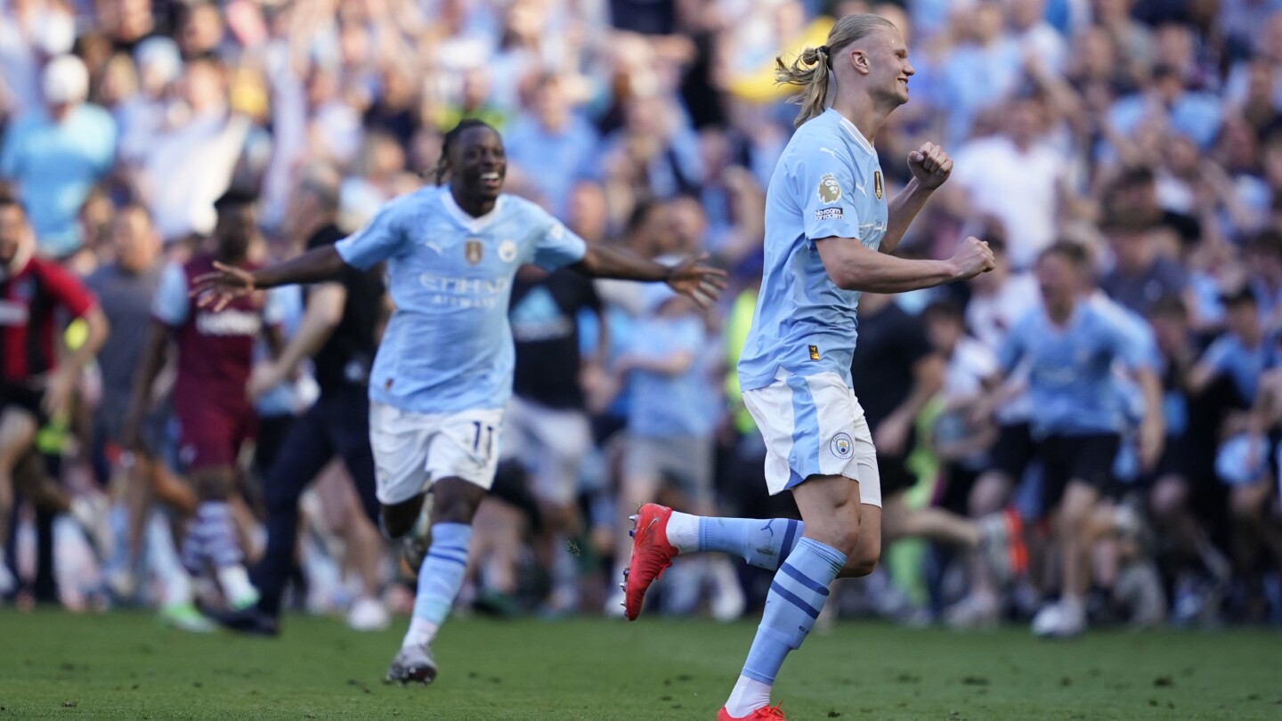 Manchester City ganó por cuarta vez consecutiva el título de la Premier League inglesa tras vencer 3-1 al West Ham.