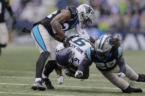 Panthers fall to Seattle, off to 0-3 start