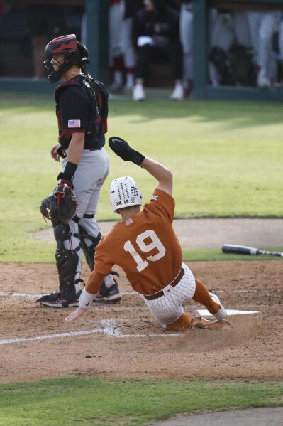 NCAA baseball: 9-run inning leads Texas Longhorns to regional