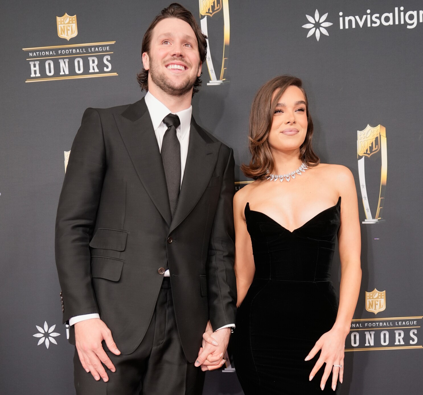 Bills QB Josh Allen shows no signs of jitters with wedding to Hailee Steinfeld coming up fast