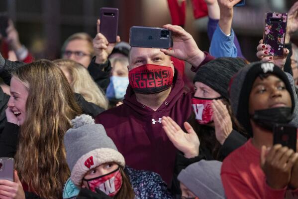 Rettke's kill, Badgers' blocks lead way in Wisconsin's first-ever  volleyball National Championship – WKTY