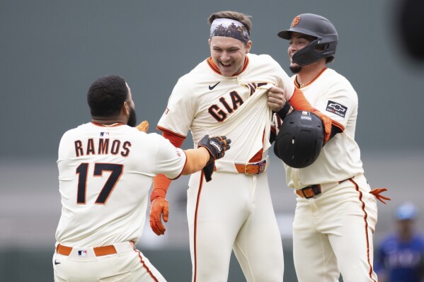 Patrick Bailey's pinch-hit single in the 9th lifts the Giants over the  Rangers 3-2 | AP News