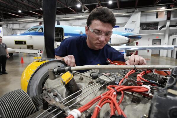 aircraft mechanic what people think i do