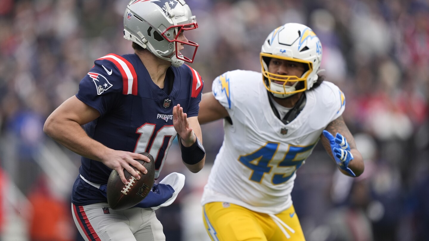 Patriots QB Drake Maye returns to game after evaluation for head injury vs. Chargers