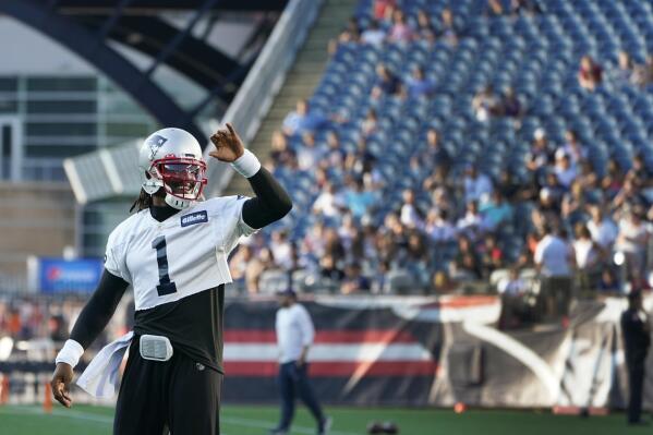 Gillette Stadium unveils new video board during Patriots practice