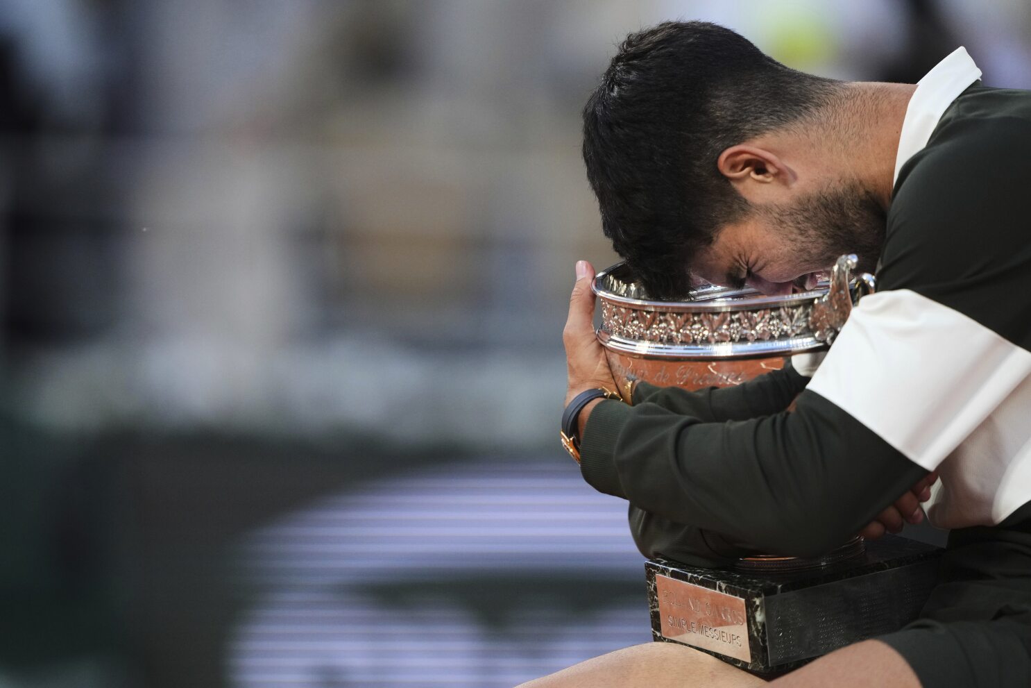 Alcaraz wins French Open final in stunning comeback