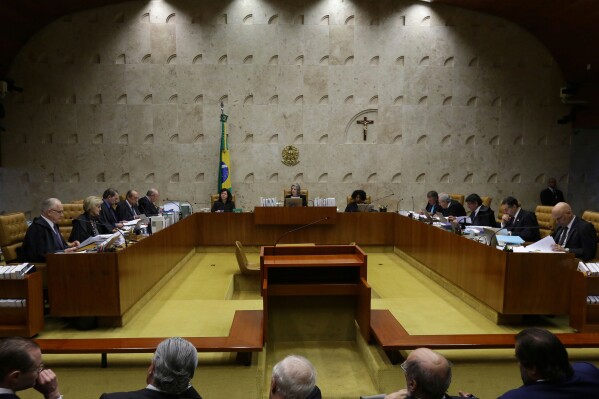 FILE - The Brazilian Supreme Court meets during the session regarding Brazil's former President Luiz Inácio Lula da Silva's corruption conviction, in Brasília, Brazil, April 4, 2018. The Supreme Court decriminalized possession of marijuana for personal use on Tuesday, June 25, 2024. (AP Photo/Eraldo Peres, File)