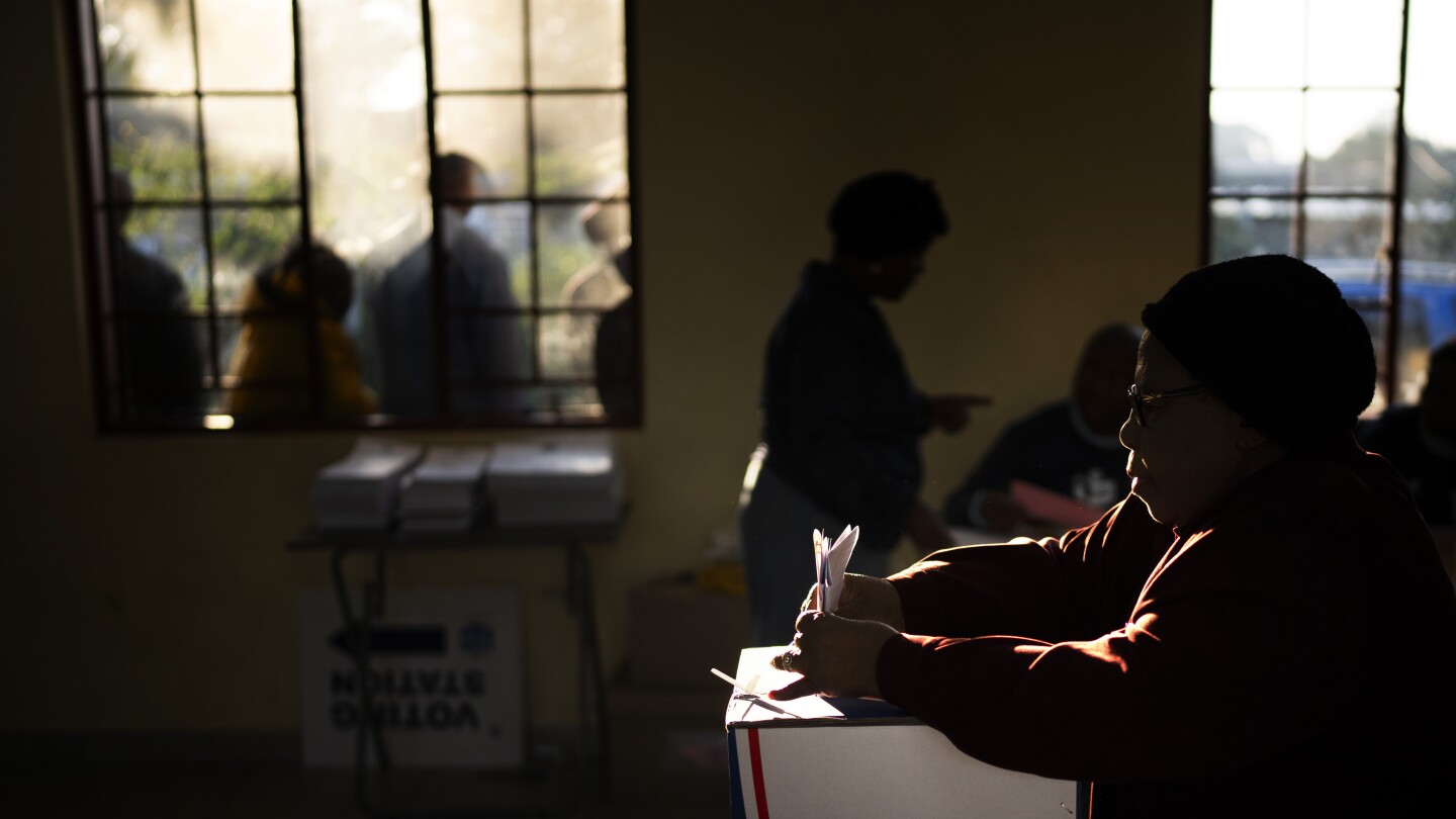 Sudáfrica vota en unas elecciones que podrían provocar la mayor transformación desde 1994