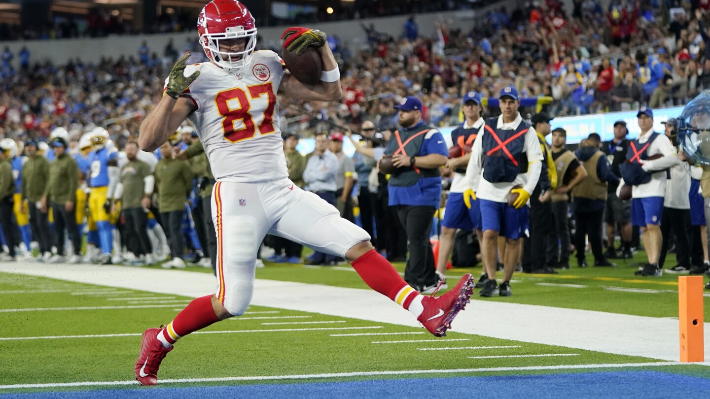 Travis Kelce picked as the top tight end in the AP’s NFL Top 5 rankings