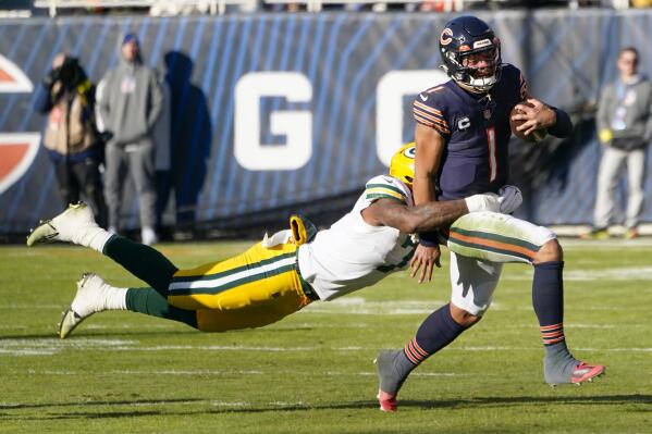 Chicago Bears QB Justin Fields begins big season with lackluster  performance in loss to Green Bay