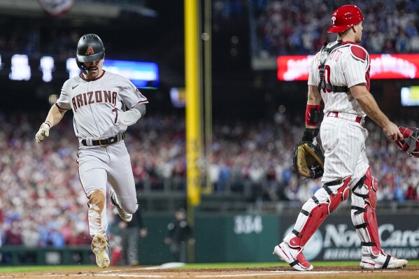 Diamondbacks' LF Lourdes Gurriel Jr. records the final out against the  Dodgers to secure a spot in the NLCS