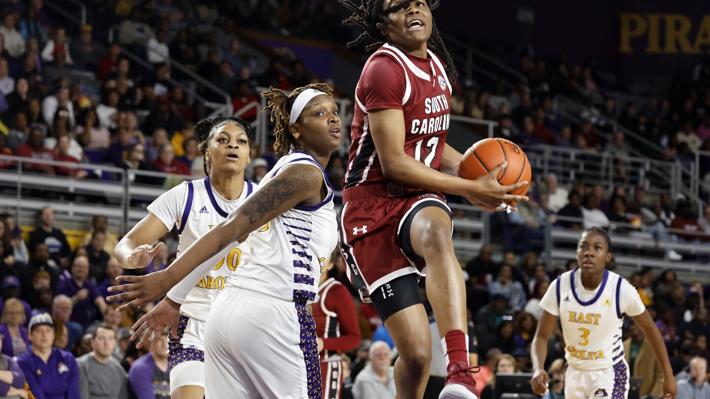 Южна Каролина все още номер 1 в анкетата на AP за женски баскетбол, Сиракюз влиза в Топ 25