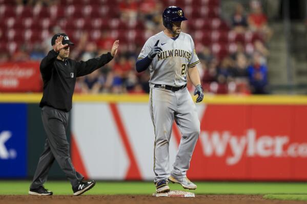 Travis Shaw: Brewers 3B hit in head by throw - Sports Illustrated