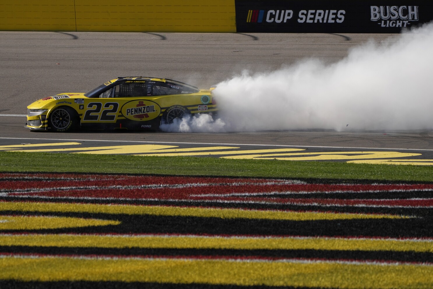 Logano heads to Homestead as first NASCAR Cup finale qualifier; Verstappen takes F1 lead to Mexico