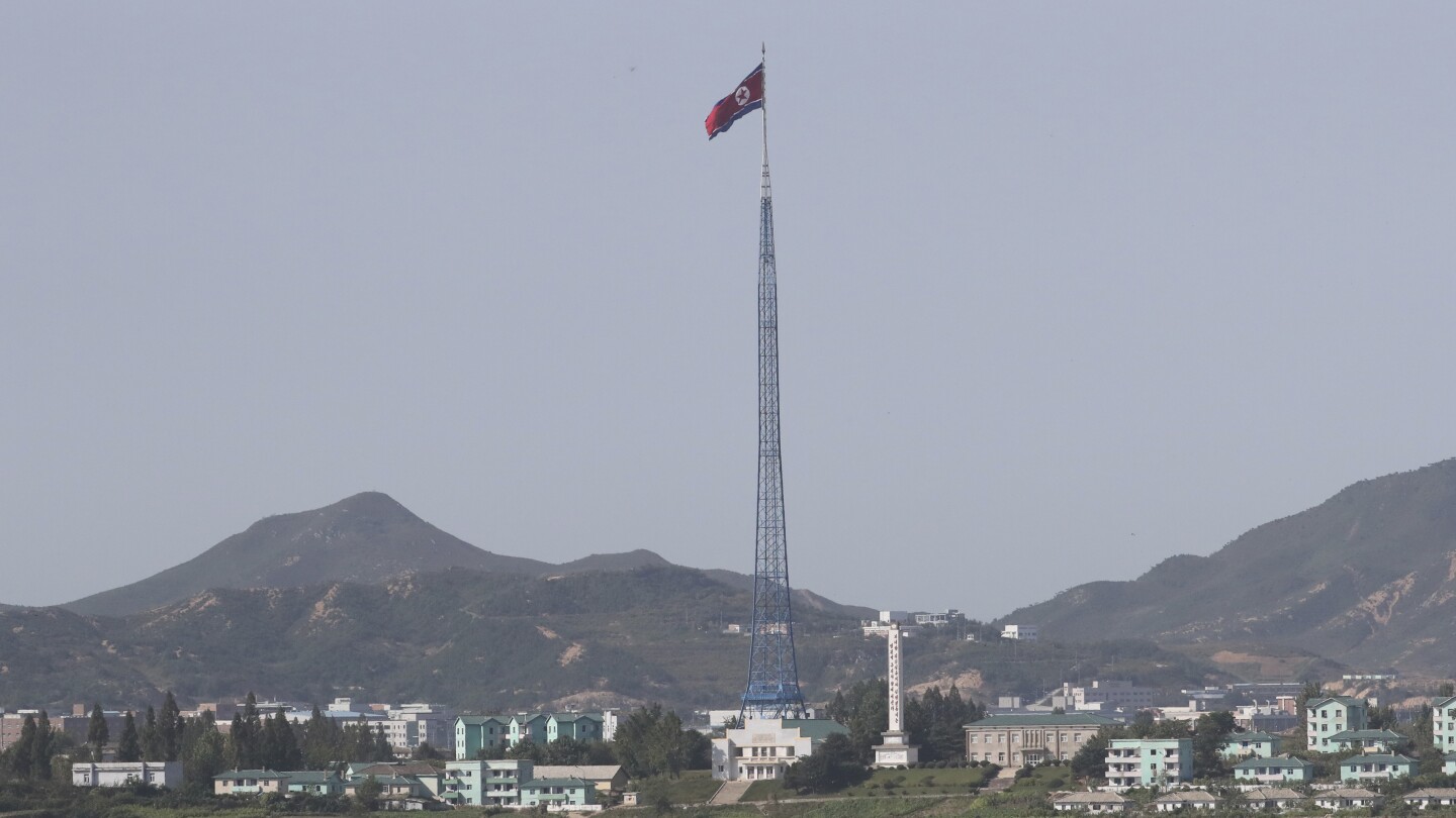 정부는 쿠바 주재 북한 외교관이 지난해 11월 한국으로 망명했다고 밝혔다.