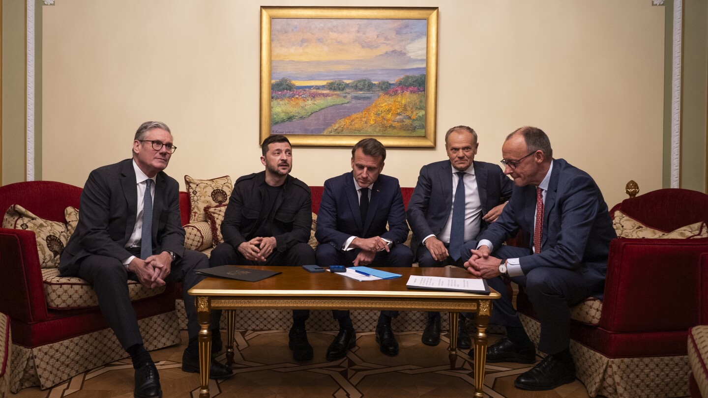 Ukrainian president welcomes Russian overtures, but says ceasefire must come before peace talks