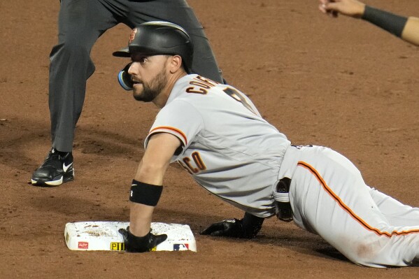 Michael Conforto singles on a ground ball to third baseman