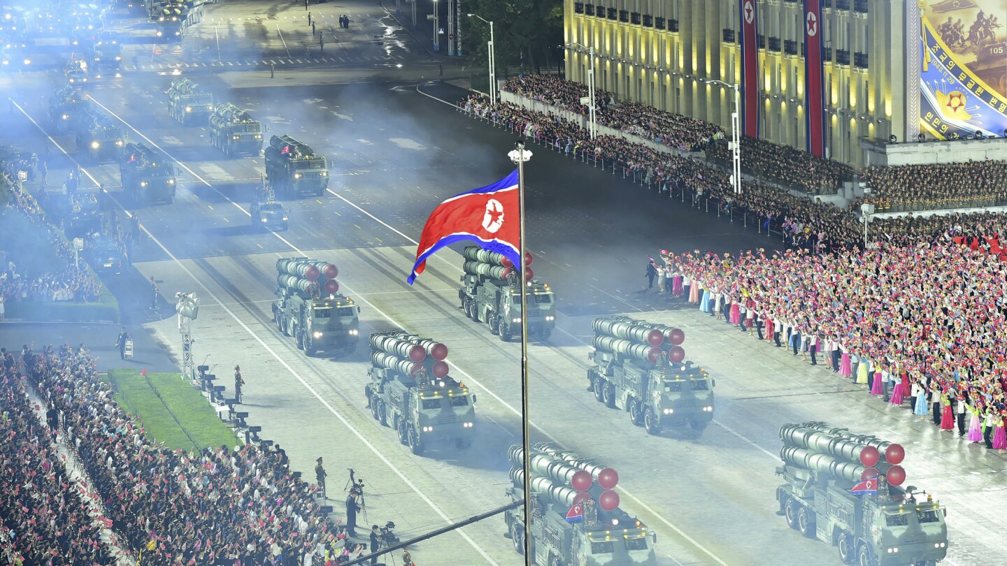 A Coreia do Norte anunciou que a sua segunda tentativa de lançar um satélite espião falhou e prometeu tentar a terceira