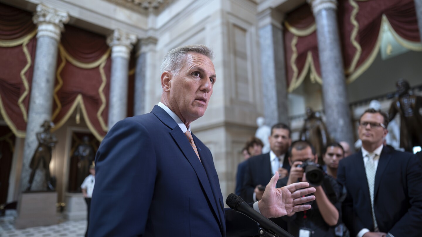 McCarthy juggles a government shutdown and a Biden impeachment inquiry as the House returns for fall-ZoomTech News