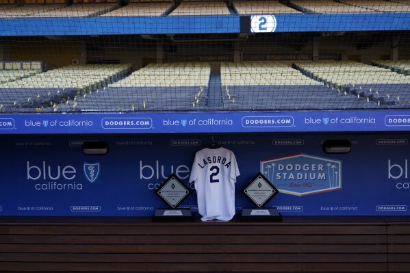 Beloved Dodgers manager Tommy Lasorda dies at 93 - The Japan Times