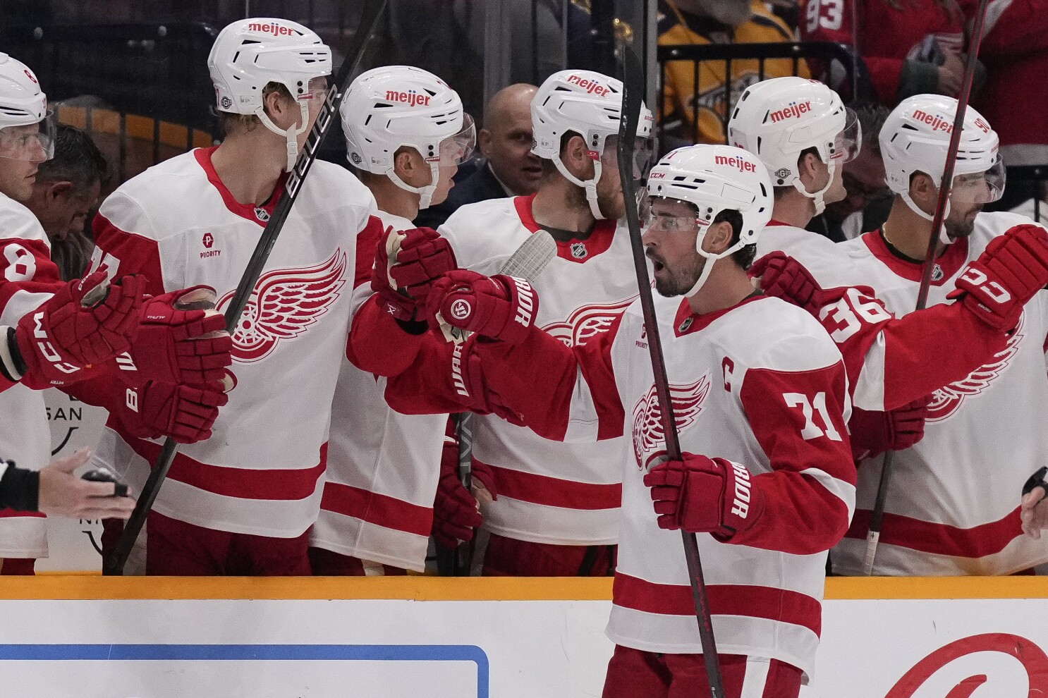 Copp's 2 goals lead Red Wings over reeling Predators 5-2