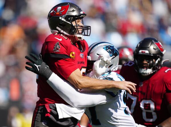 Brady, Bucs drop under .500 with shocking loss to Panthers