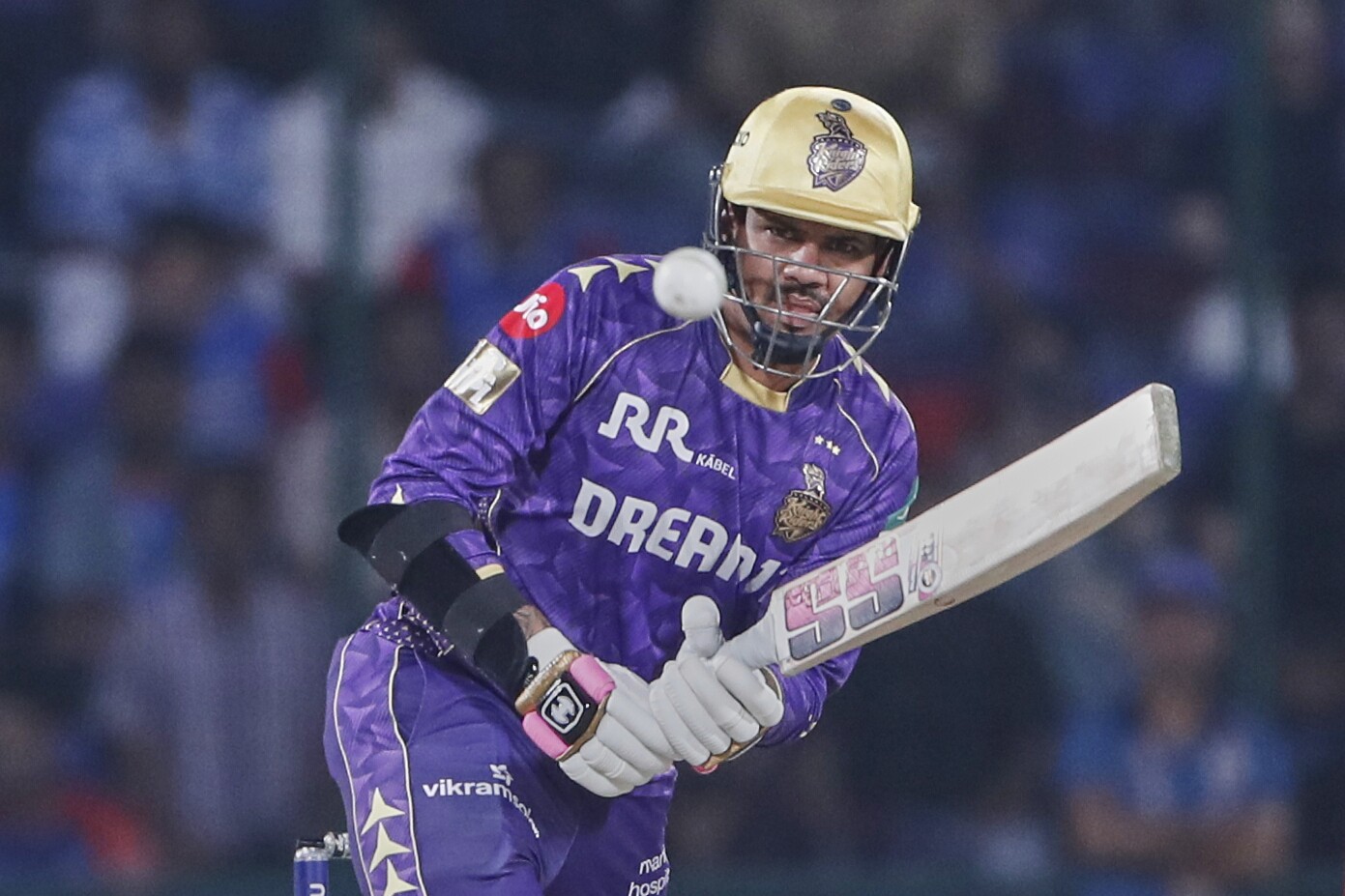 All-rounder Sunil Narine leads Kolkata to 14-run victory over Delhi in IPL