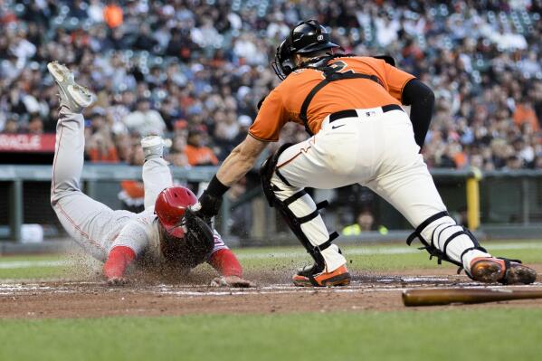 Mike Moustakas and Nick Senzel remain out of Reds lineup vs. Giants