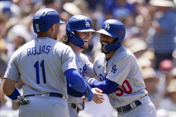 Mookie Betts returns, helps power Dodgers to win over Rockies