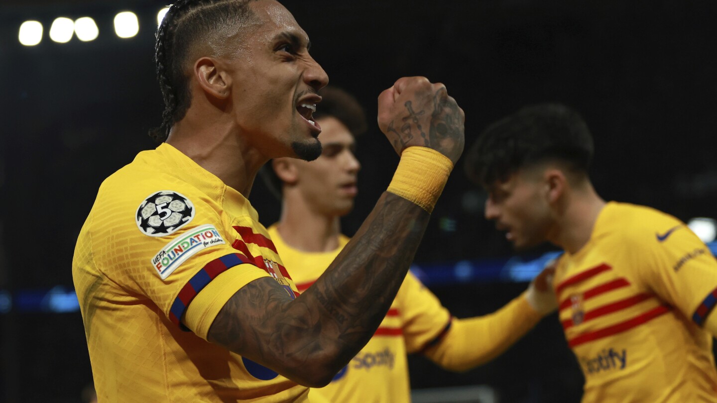 Рафиня вкара два гола, докато Барселона победи ПСЖ с 3-2 в първия мач от четвъртфиналите на Шампионската лига