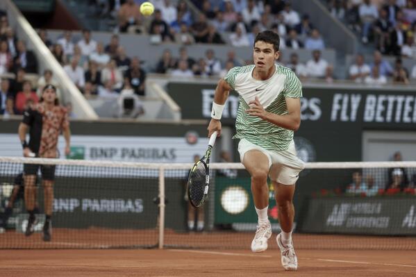 Novak Djokovic wins at French Open to reach 45th Grand Slam semi