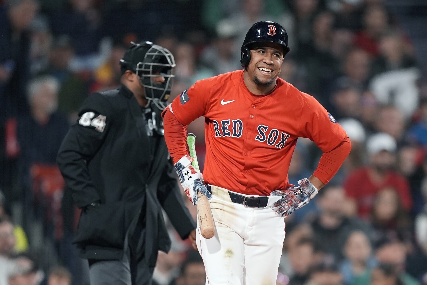 Infielder/outfielder Enmanuel Valdez acquired by Pirates from Red Sox for right-hander Joe Vogatsky | AP News