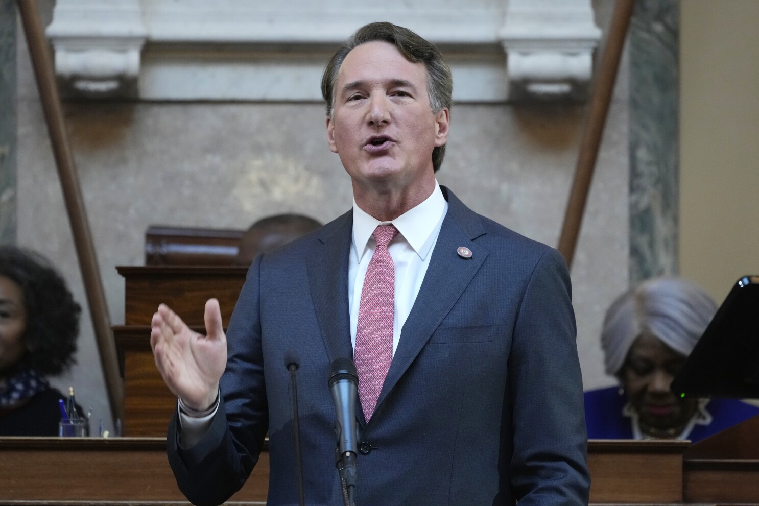 Youngkin cuts $900 million from amended Virginia budget ahead of economic uncertainty