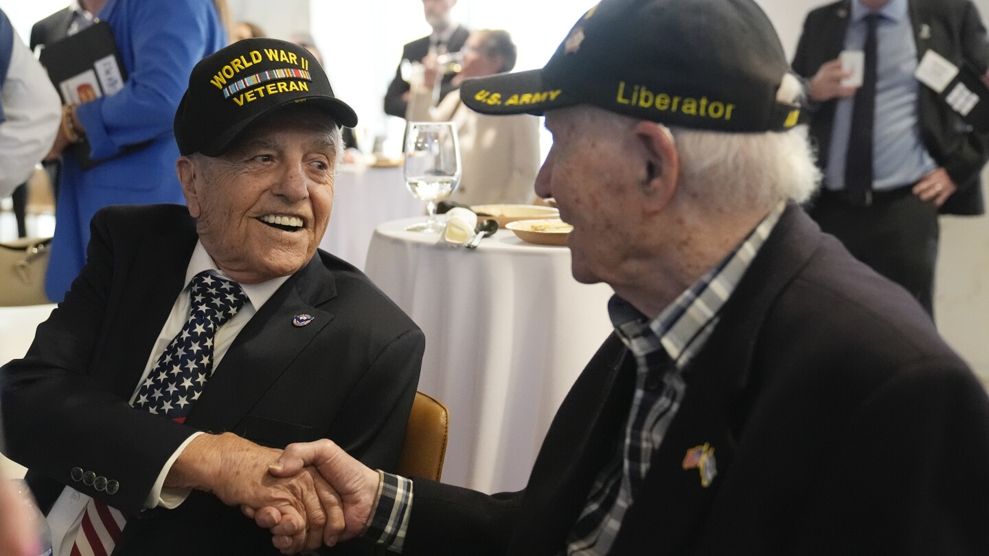 Американски ветерани заминават, за да бъдат почетени във Франция като част от 80-ата годишнина от Деня D