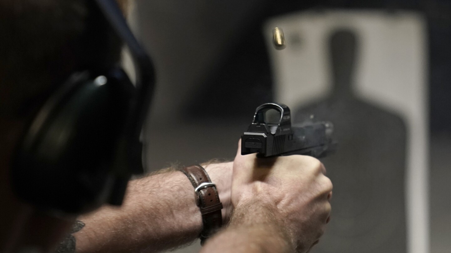 Un juge a bloqué une loi californienne qui aurait interdit le port d’armes dans la plupart des lieux publics