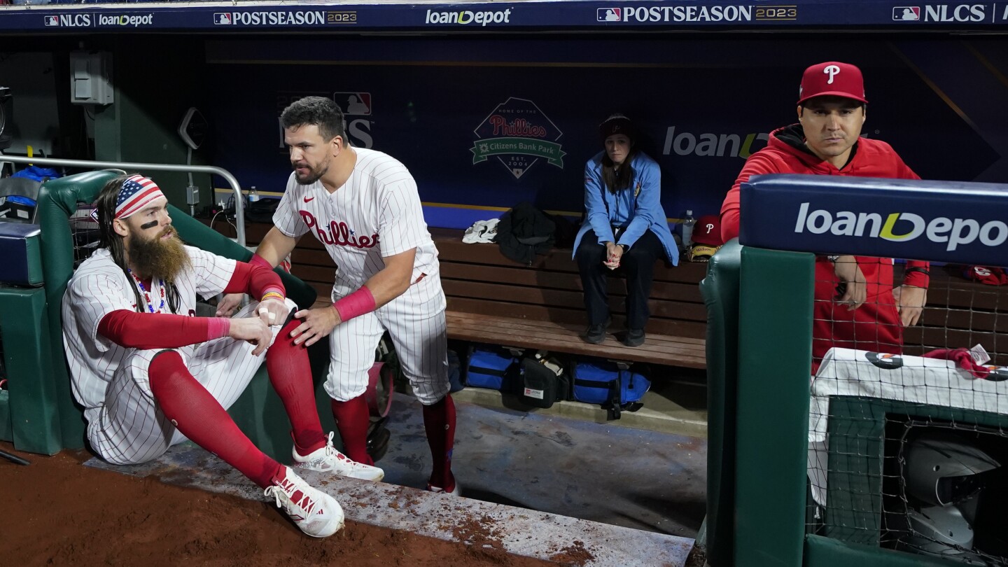 Fan Lineup for NLCS Game 3 at Citizens Bank Park