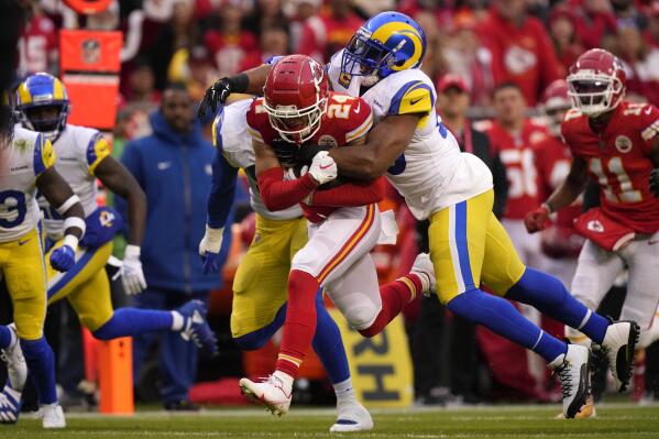 Los Angeles Rams linebacker Bobby Wagner (45) makes a tackle