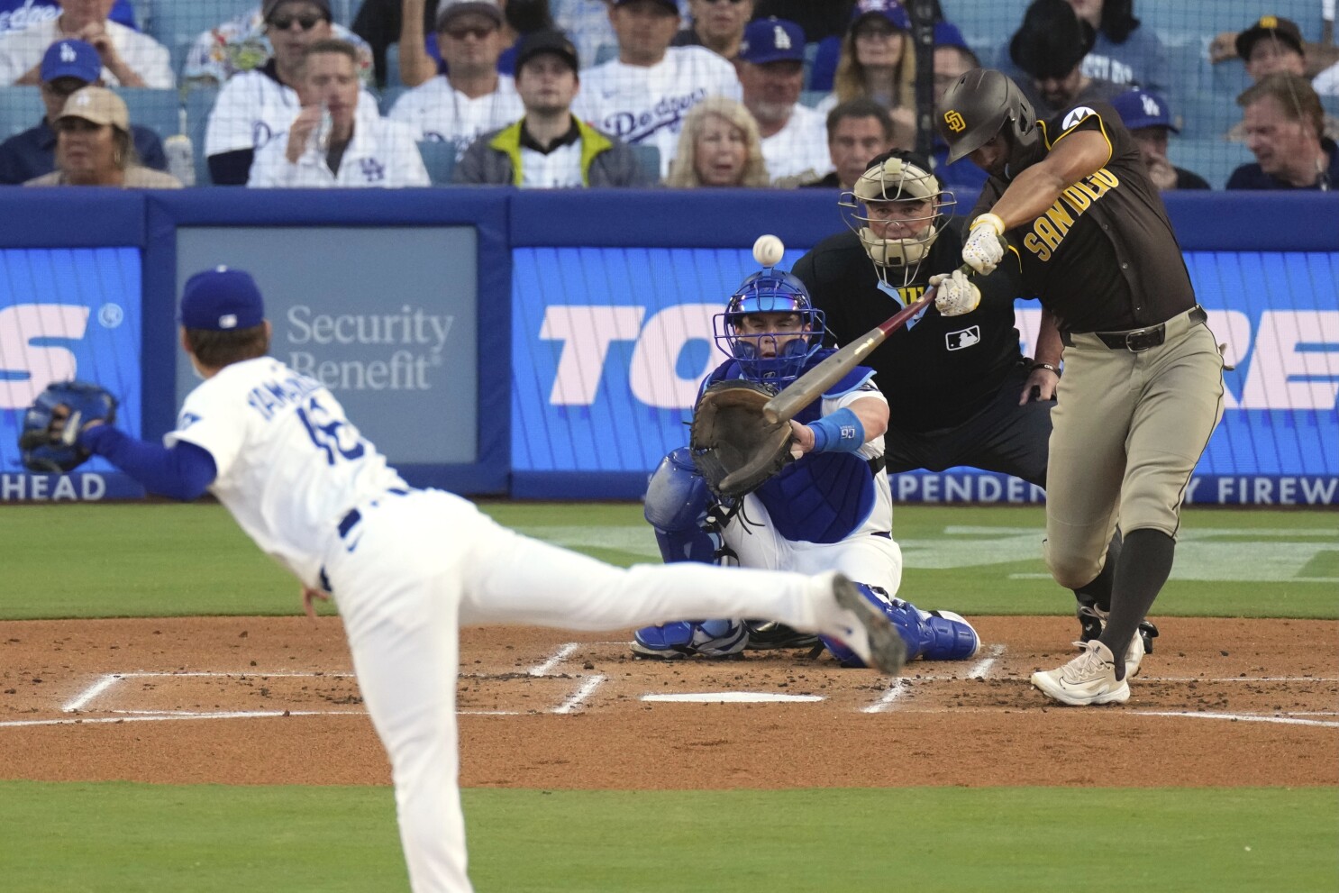 Bogaerts homers among 4 hits as Padres beat Dodgers 5-3 to avoid four-game sweep