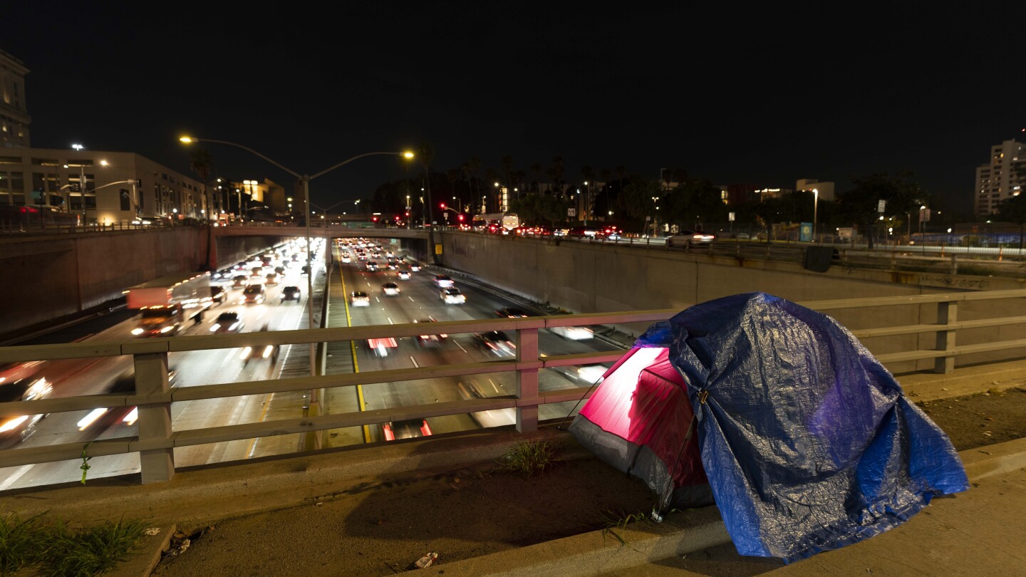 US homelessness up 12% to highest reported level as rents soar and coronavirus pandemic aid lapses