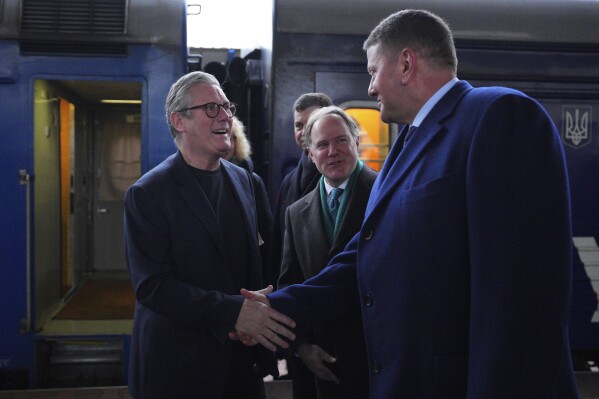 UK's Starmer arrives in Ukraine for security talks with a pledge for a '100-year  partnership' | AP News