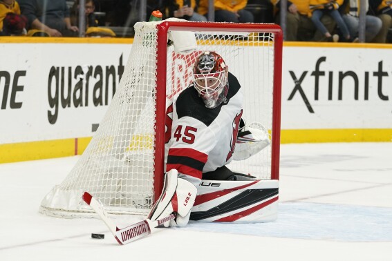 Devils spoil Crosby's season debut with 4-2 win over Pens