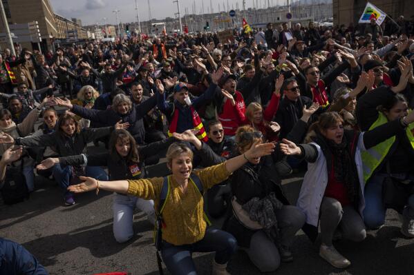 Paris vendors rage over union-backed shorter hours