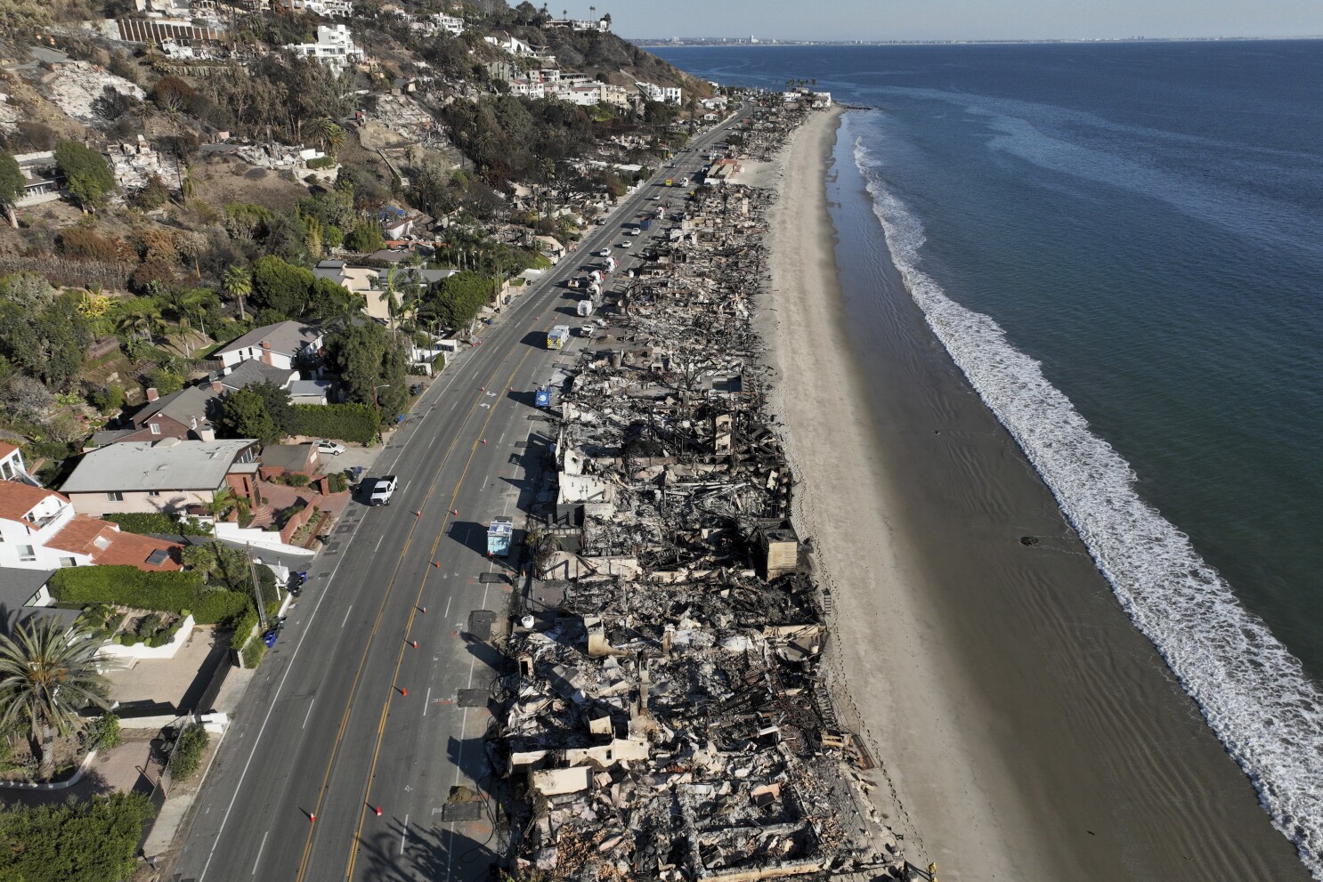 Cháy rừng ở LA: Cảnh báo cờ đỏ được ban hành khi hàng triệu người ở Nam California lo lắng
