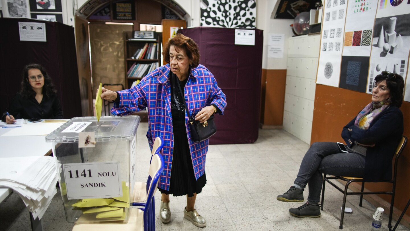 АНКАРА Турция AP — След дни до местни избори в