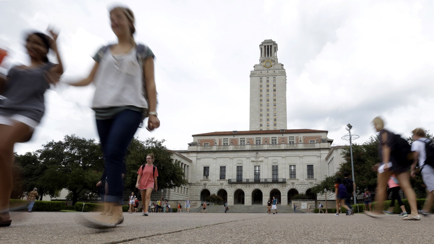 Забраната за многообразие, равнопоставеност и приобщаване в Тексас доведе до повече от 100 съкращения на работни места в държавните университети