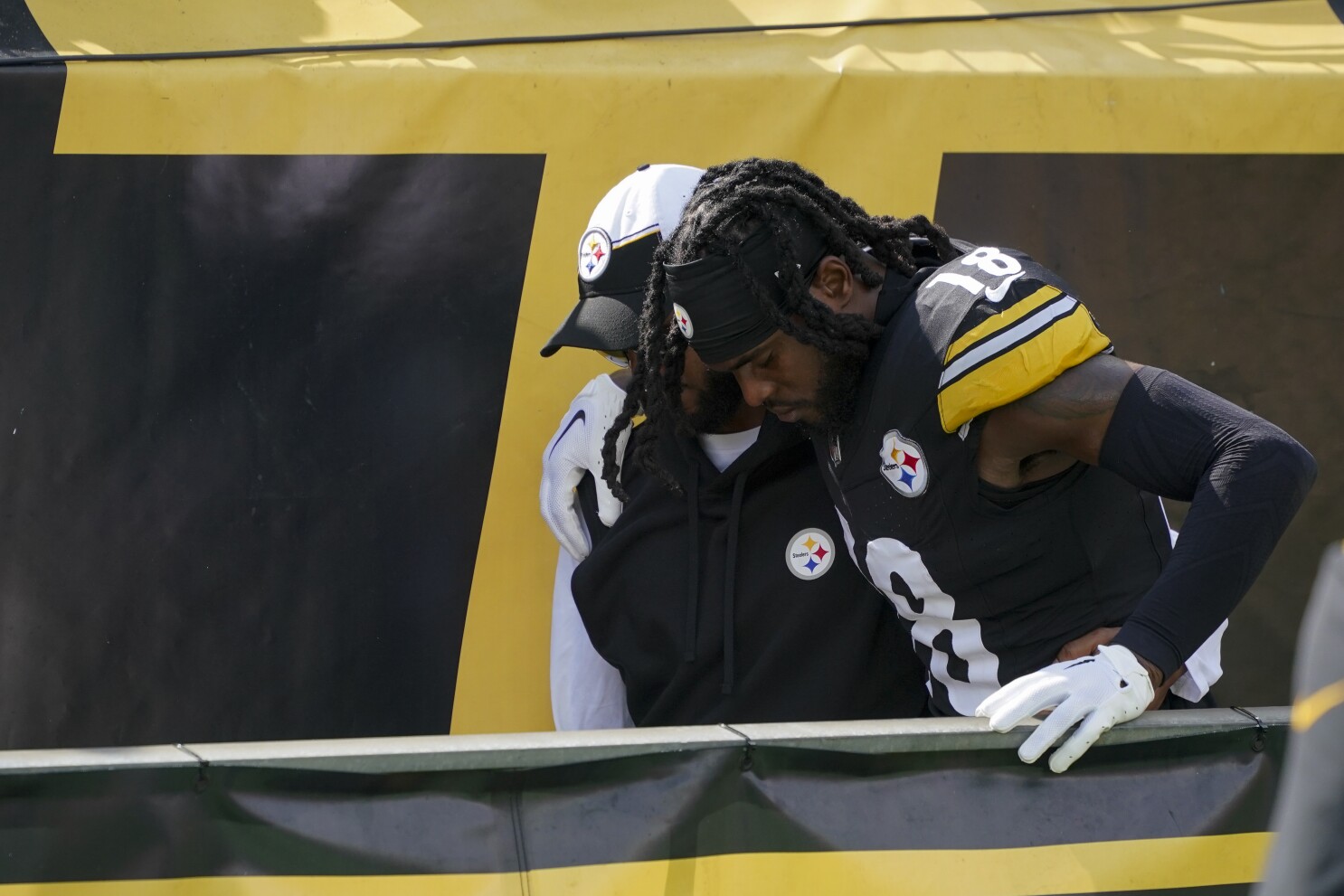 Steelers WR Diontae Johnson is out. Two players at opposite ends of their  careers will fill in