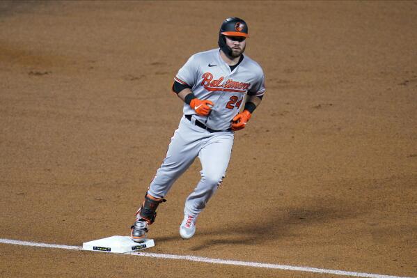 Twins' 6-run rally in 8th beats Orioles 8-3 after delay