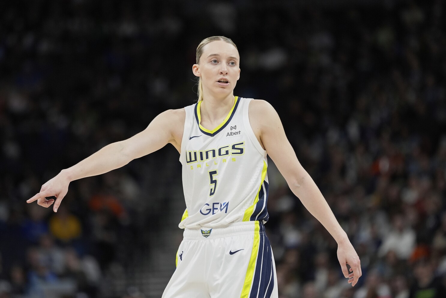 Paige Bueckers gets first win as a pro in return to Connecticut as she scores 21 points