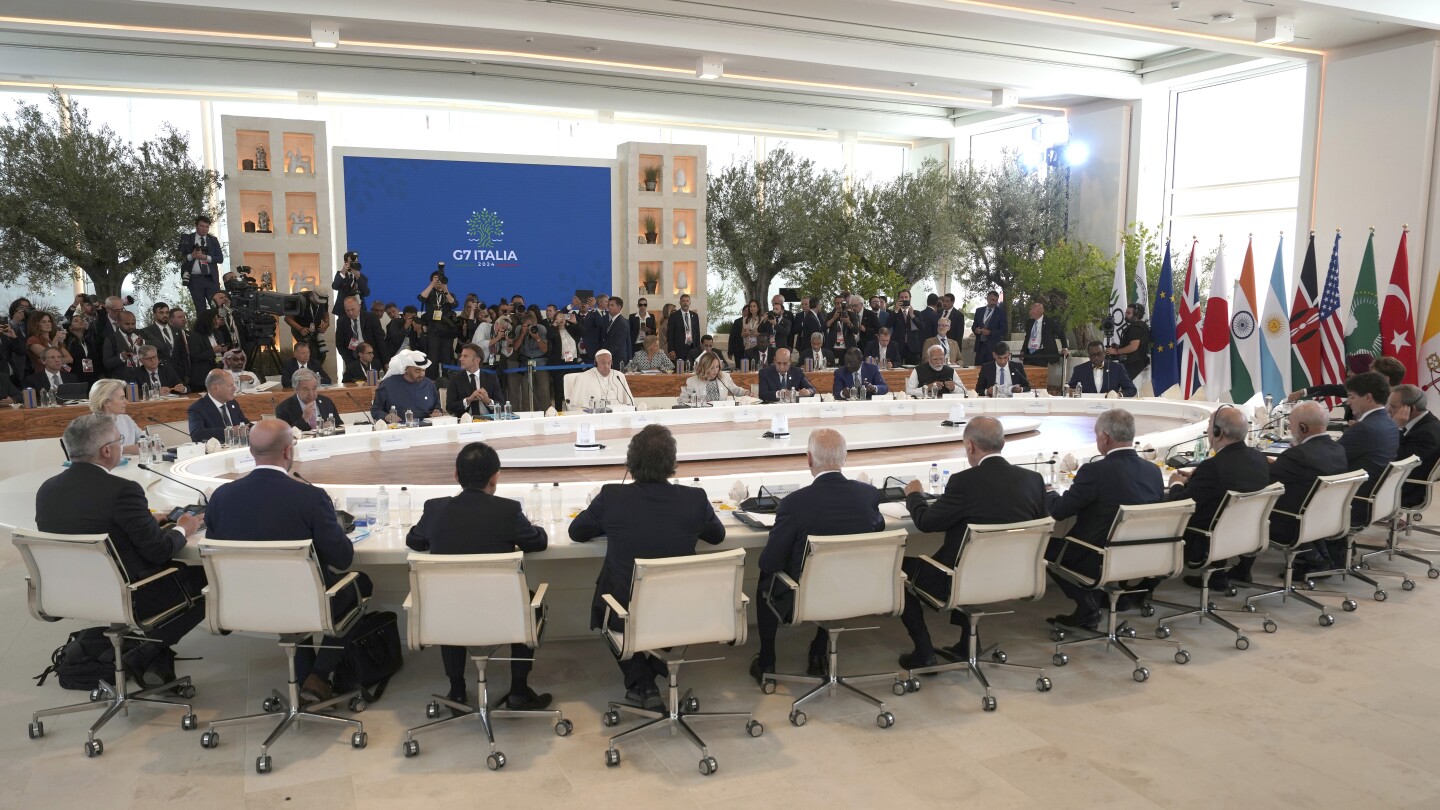 Лидерите на Г-7 се занимават с миграцията, изкуствения интелект и икономическата сигурност на втория и последен ден от срещата на върха в Италия