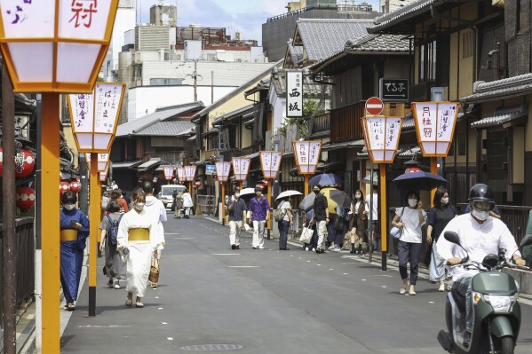 Geisha paparazzi' are back in Kyoto – and the city is ready to